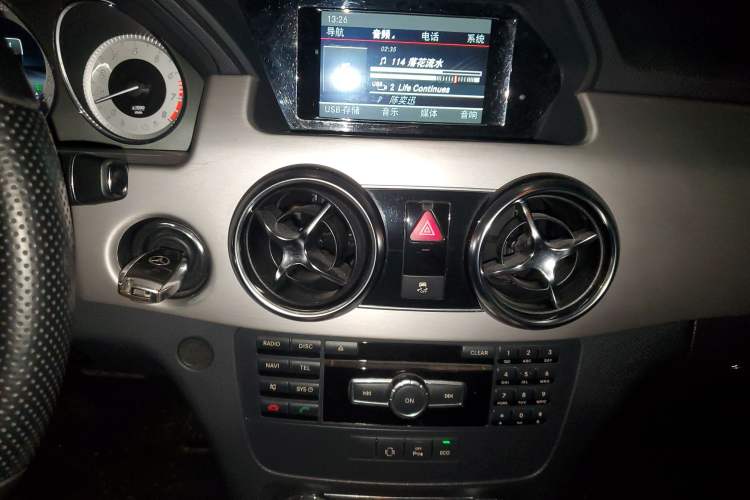 Used Mercedes-Benz GLK-Class 2014 GLK 260 4MATIC Dynamic Model Audio And AC Panel