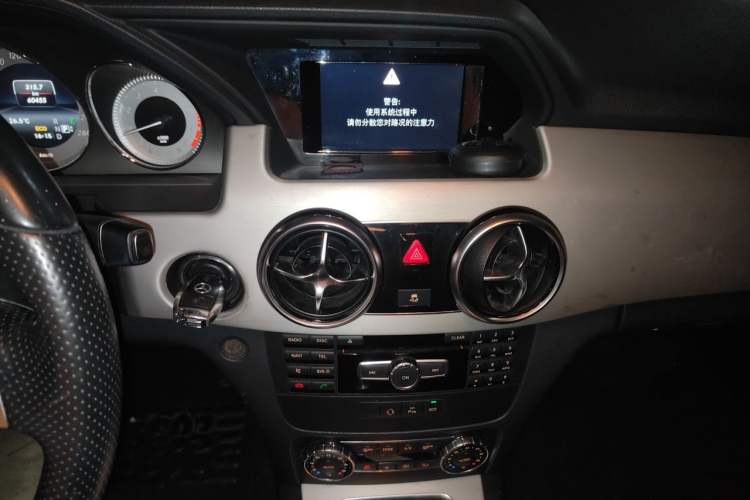 Used Mercedes-Benz GLK-Class 2014 GLK 200 Standard Model Audio And AC Panel