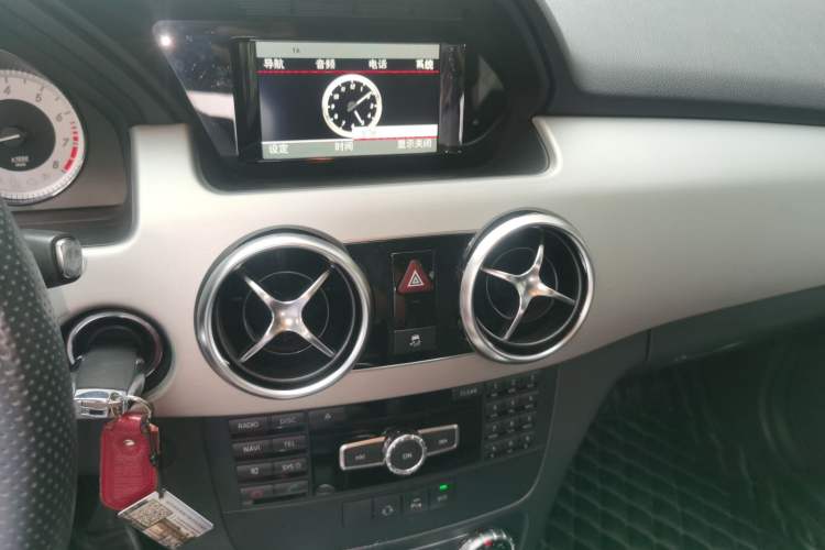 Used Mercedes-Benz GLK-Class 2014 GLK 200 Standard Model Audio And AC Panel