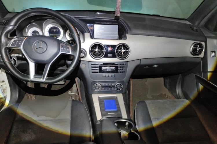 Used Mercedes-Benz GLK-Class 2014 GLK 200 Standard Model Center Console