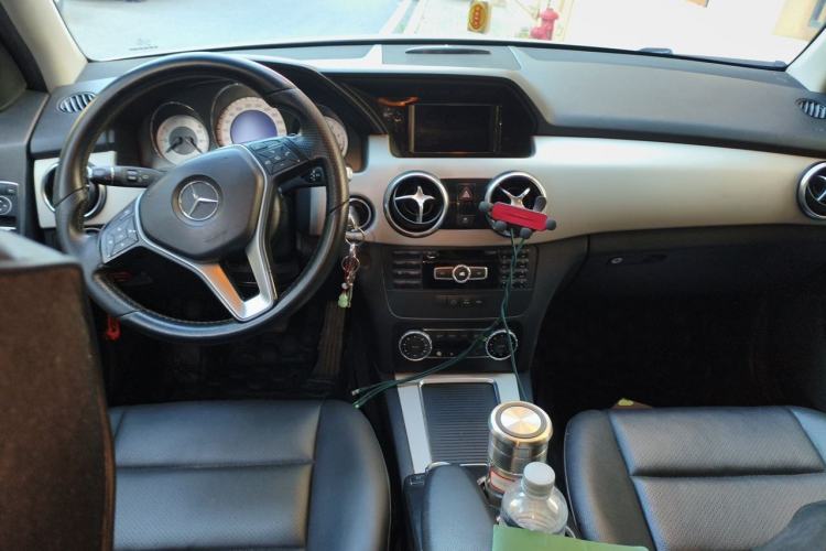 Used Mercedes-Benz GLK-Class 2014 GLK 260 4MATIC Dynamic Model Center Console