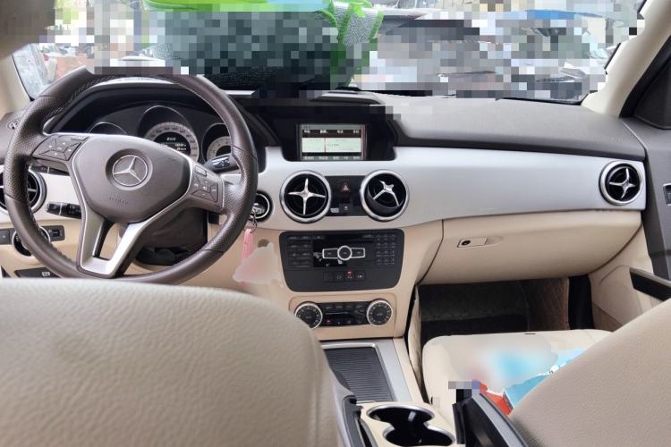Used Mercedes-Benz GLK-Class 2014 GLK 260 4MATIC Dynamic Model Center Console