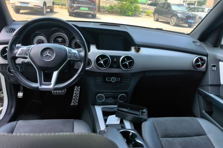 Used Mercedes-Benz GLK-Class 2014 GLK 200 Standard Model Center Console