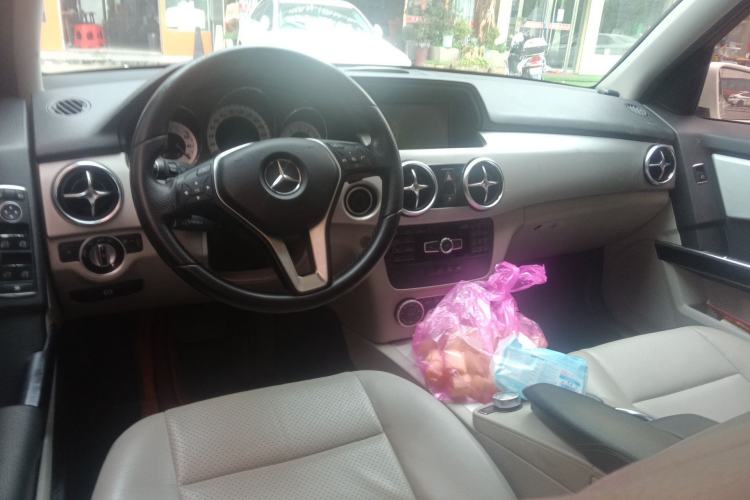 Used Mercedes-Benz GLK-Class 2014 GLK 260 4MATIC Dynamic Model Center Console
