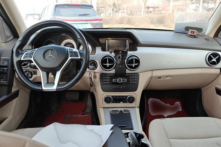 Used Mercedes-Benz GLK-Class 2014 GLK 200 Standard Model Center Console