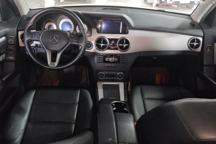 Used Mercedes-Benz GLK-Class 2014 GLK 260 4MATIC Dynamic Model Center Console