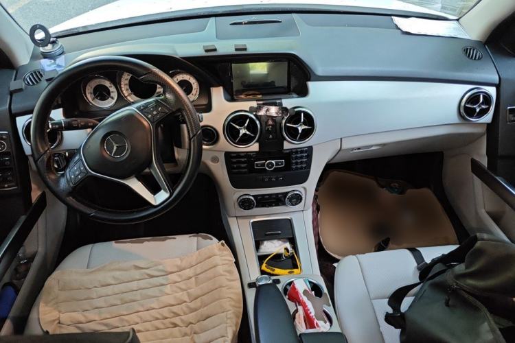 Used Mercedes-Benz GLK-Class 2014 GLK 260 4MATIC Dynamic Model Center Console