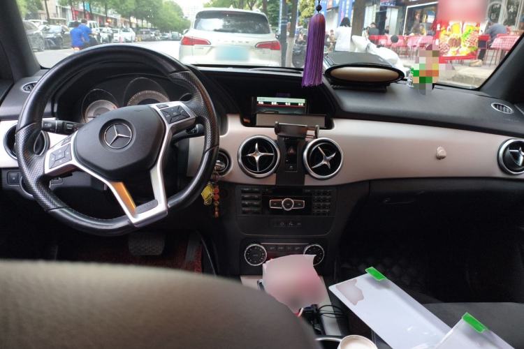 Used Mercedes-Benz GLK-Class 2014 GLK 200 Standard Model Center Console