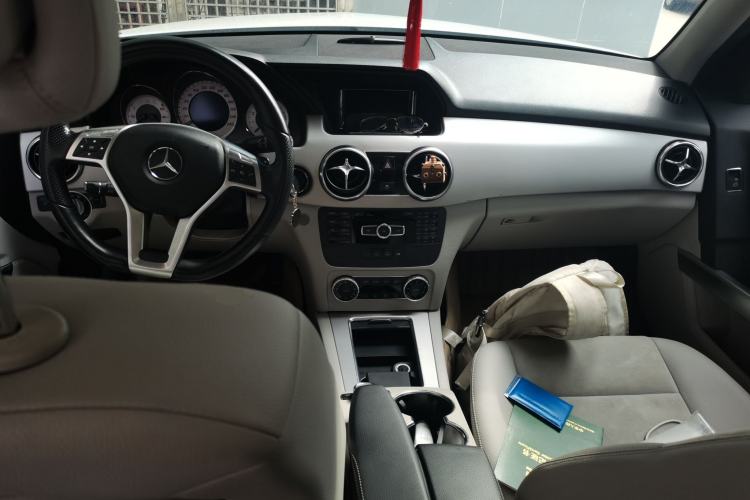 Used Mercedes-Benz GLK-Class 2014 GLK 200 Standard Model Center Console
