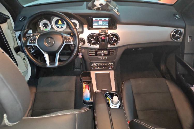 Used Mercedes-Benz GLK-Class 2014 GLK 200 Standard Model Center Console