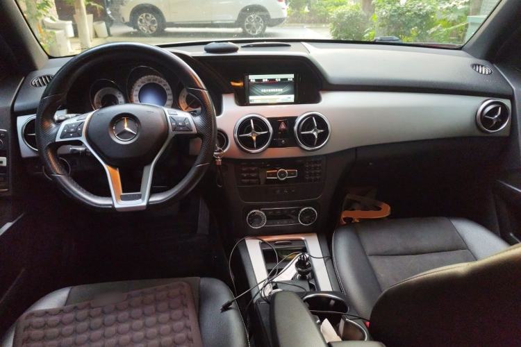 Used Mercedes-Benz GLK-Class 2014 GLK 200 Standard Model Center Console