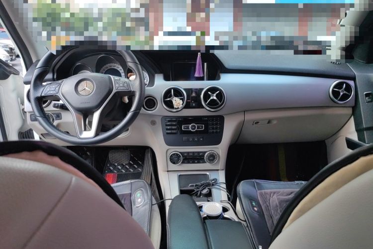 Used Mercedes-Benz GLK-Class 2014 GLK 260 4MATIC Dynamic Model Center Console