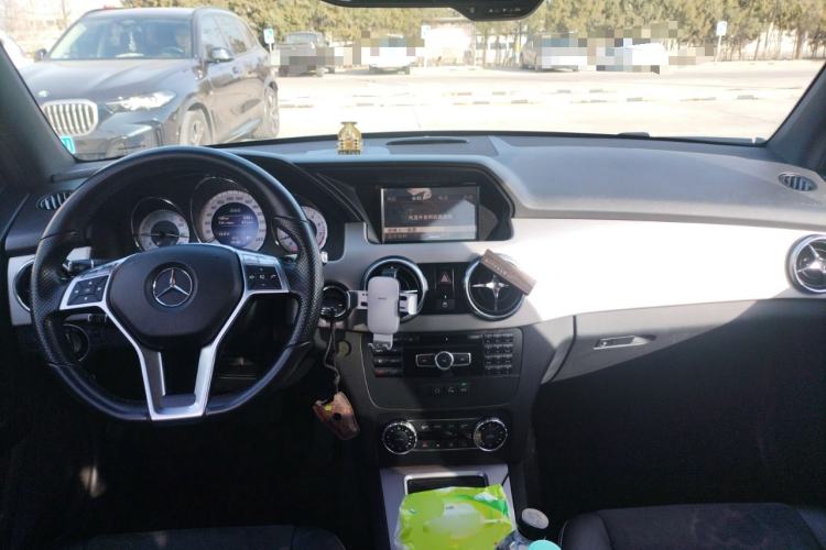 Used Mercedes-Benz GLK-Class 2014 GLK 200 Standard Model Center Console