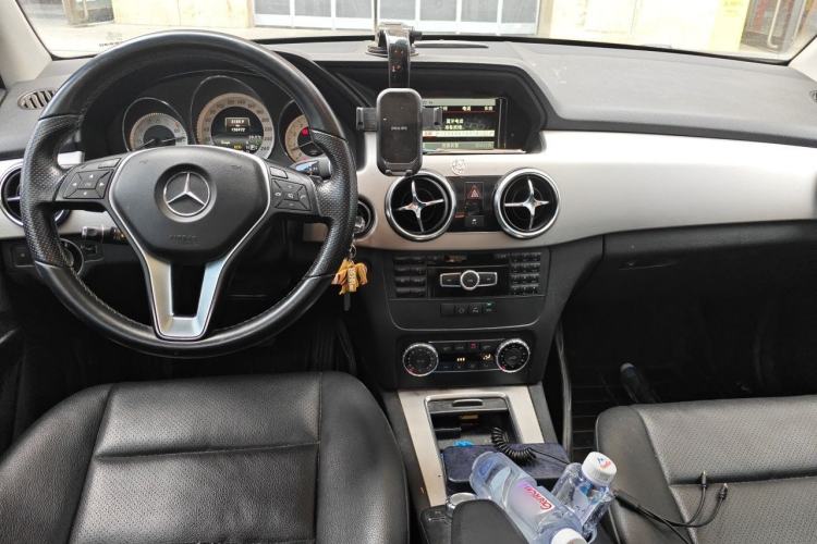 Used Mercedes-Benz GLK-Class 2014 GLK 260 4MATIC Dynamic Model Center Console