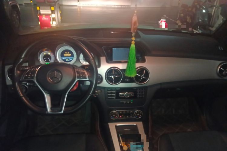 Used Mercedes-Benz GLK-Class 2014 GLK 200 Standard Model Center Console
