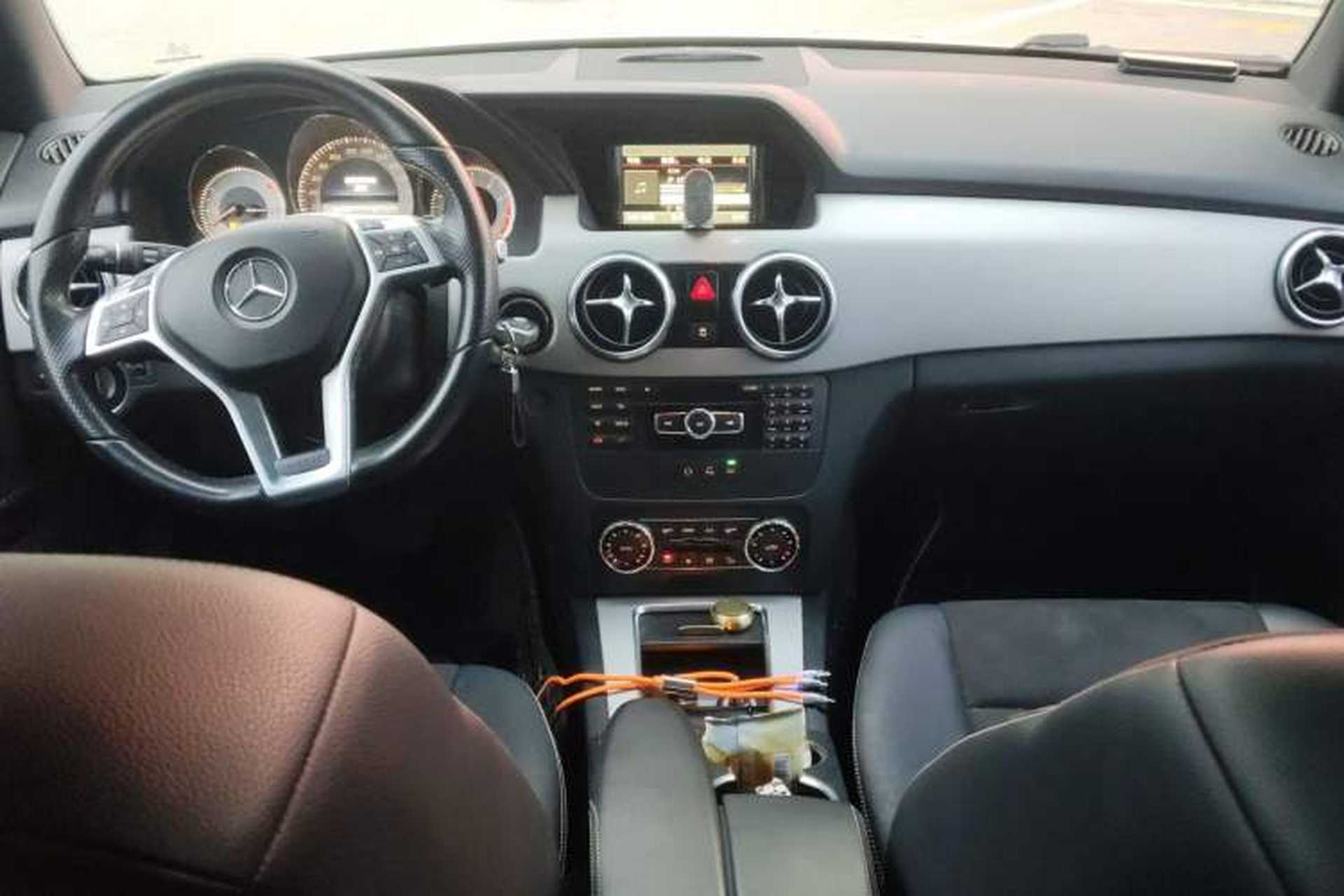 Used Mercedes-Benz GLK-Class 2014 GLK 200 Standard Model Center Console