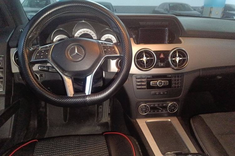 Used Mercedes-Benz GLK-Class 2014 GLK 200 Standard Model Center Console