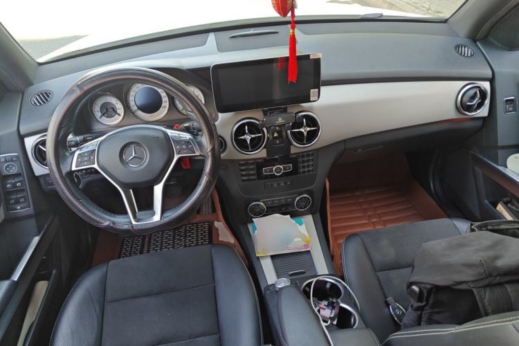 Used Mercedes-Benz GLK-Class 2014 GLK 200 Standard Model Center Console