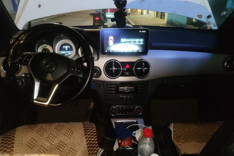 Used Mercedes-Benz GLK-Class 2014 GLK 200 Standard Model Center Console