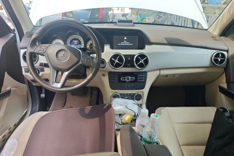 Used Mercedes-Benz GLK-Class 2014 GLK 260 4MATIC Dynamic Model Center Console