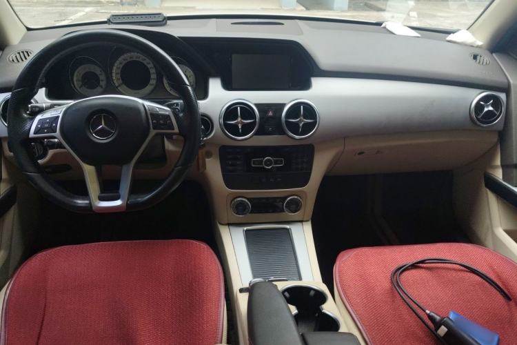 Used Mercedes-Benz GLK-Class 2014 GLK 200 Standard Model Center Console