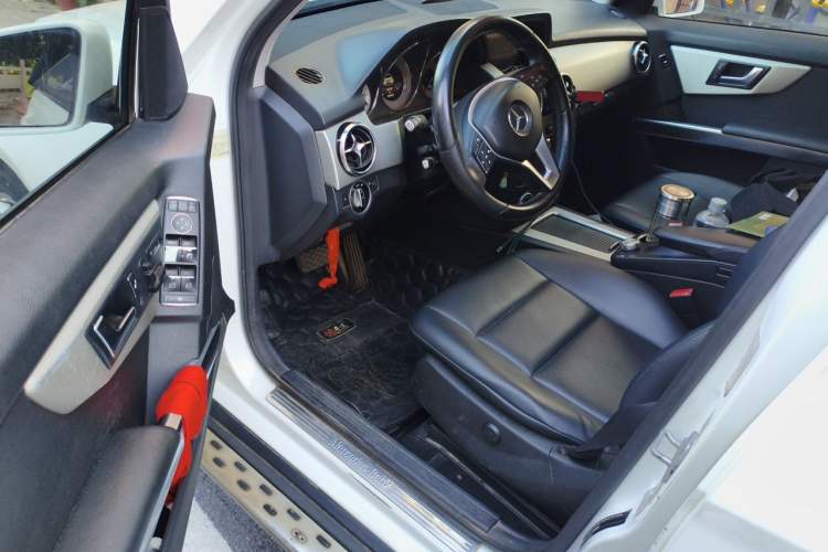 Used Mercedes-Benz GLK-Class 2014 GLK 260 4MATIC Dynamic Model Driver Seat