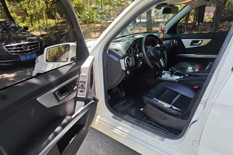 Used Mercedes-Benz GLK-Class 2014 GLK 260 4MATIC Dynamic Model Driver Seat
