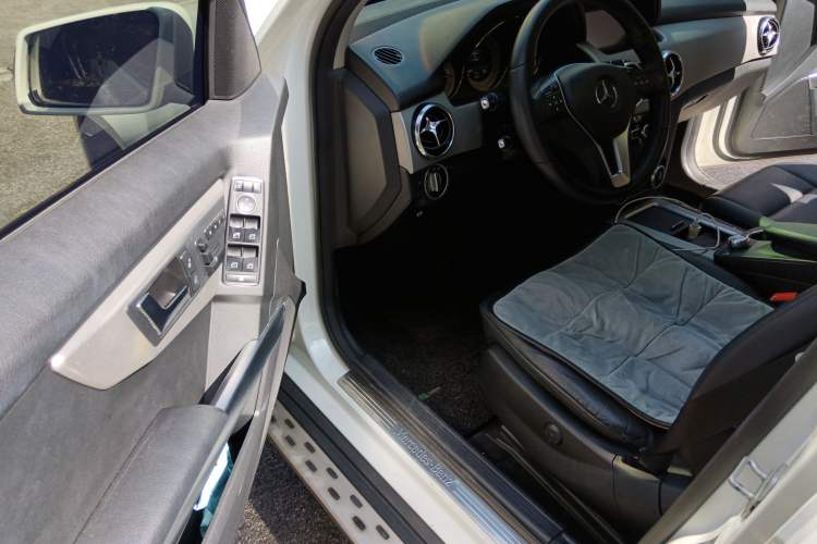 Used Mercedes-Benz GLK-Class 2014 GLK 260 4MATIC Dynamic Model Driver Seat