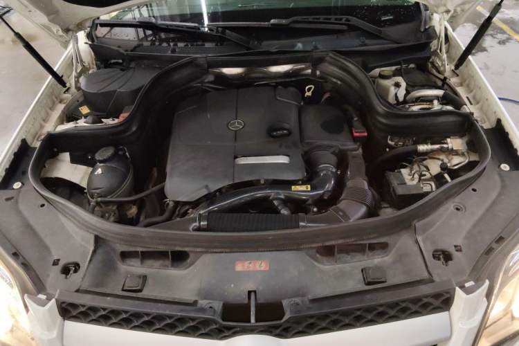 Used Mercedes-Benz GLK-Class 2014 GLK 260 4MATIC Dynamic Model Engine Bay