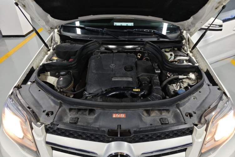 Used Mercedes-Benz GLK-Class 2014 GLK 200 Standard Model Engine Bay