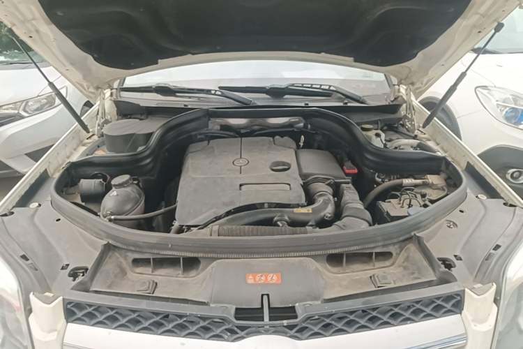 Used Mercedes-Benz GLK-Class 2014 GLK 200 Standard Model Engine Bay