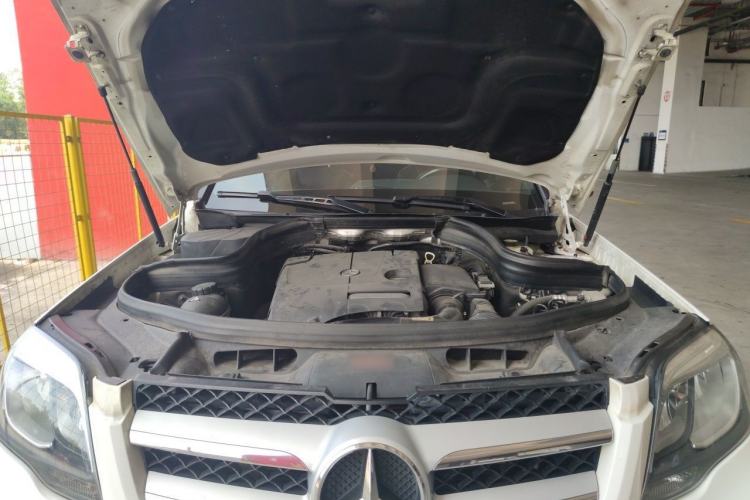 Used Mercedes-Benz GLK-Class 2014 GLK 200 Standard Model Engine Bay