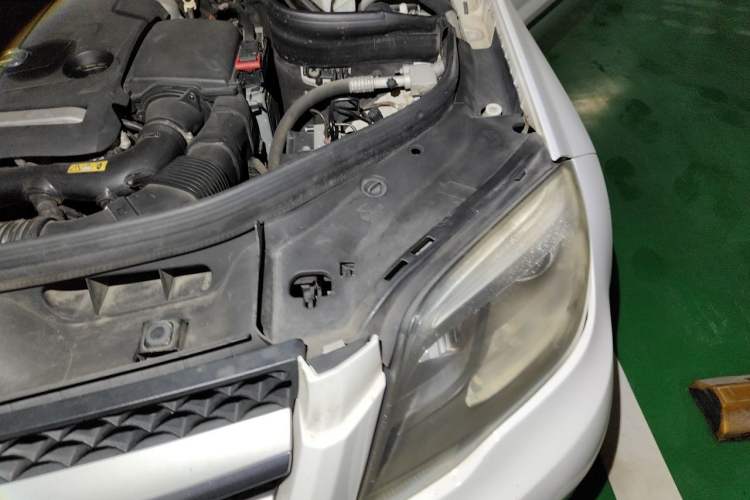 Used Mercedes-Benz GLK-Class 2014 GLK 200 Standard Model Engine Bay Left