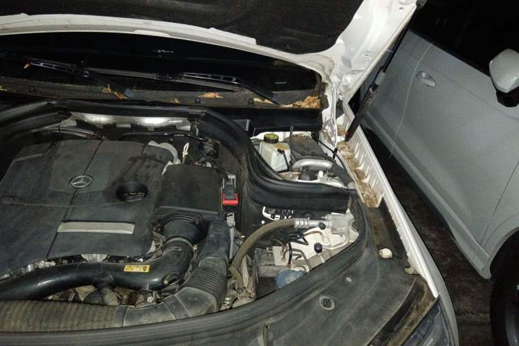 Used Mercedes-Benz GLK-Class 2014 GLK 260 4MATIC Dynamic Model Engine Bay Left