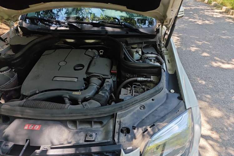 Used Mercedes-Benz GLK-Class 2014 GLK 260 4MATIC Dynamic Model Engine Bay Left
