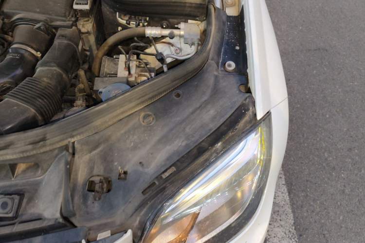 Used Mercedes-Benz GLK-Class 2014 GLK 200 Standard Model Engine Bay Left