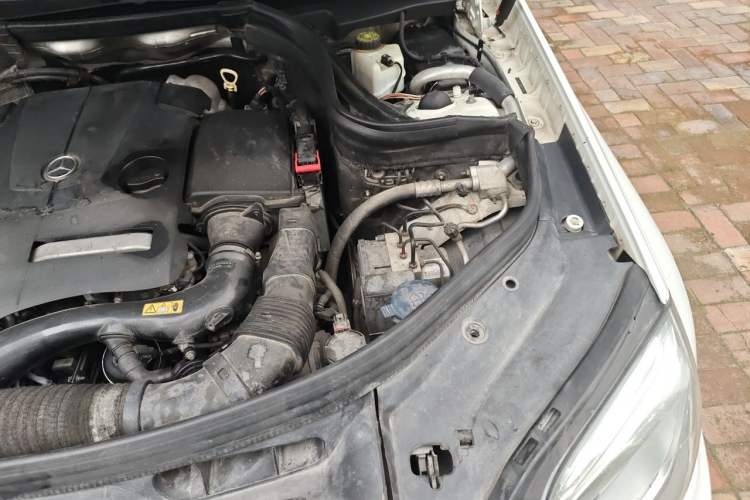 Used Mercedes-Benz GLK-Class 2014 GLK 260 4MATIC Dynamic Model Engine Bay Left