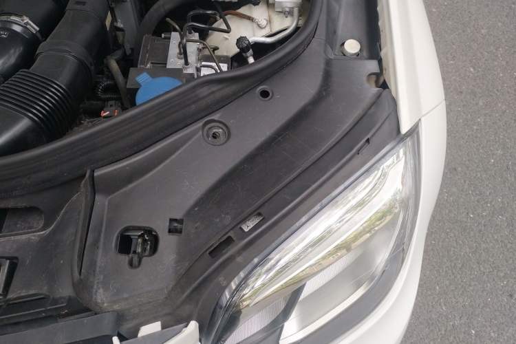 Used Mercedes-Benz GLK-Class 2014 GLK 260 4MATIC Dynamic Model Engine Bay Left