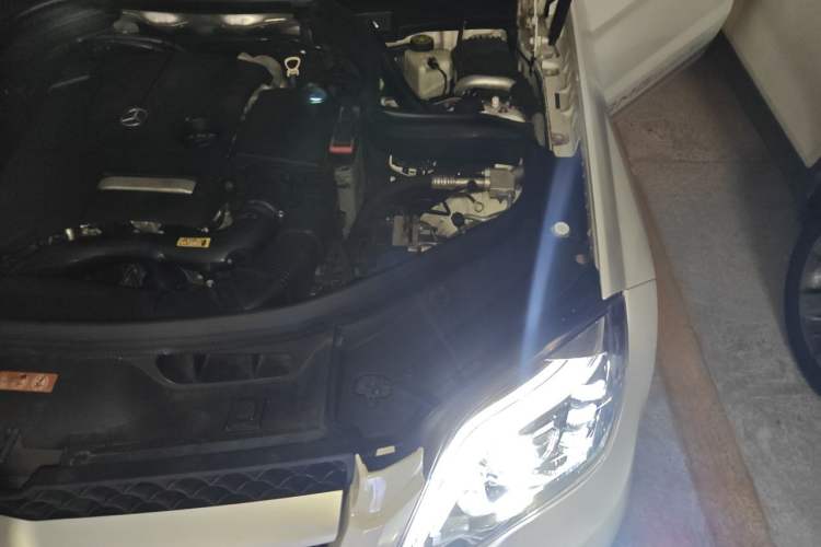 Used Mercedes-Benz GLK-Class 2014 GLK 260 4MATIC Dynamic Model Engine Bay Left