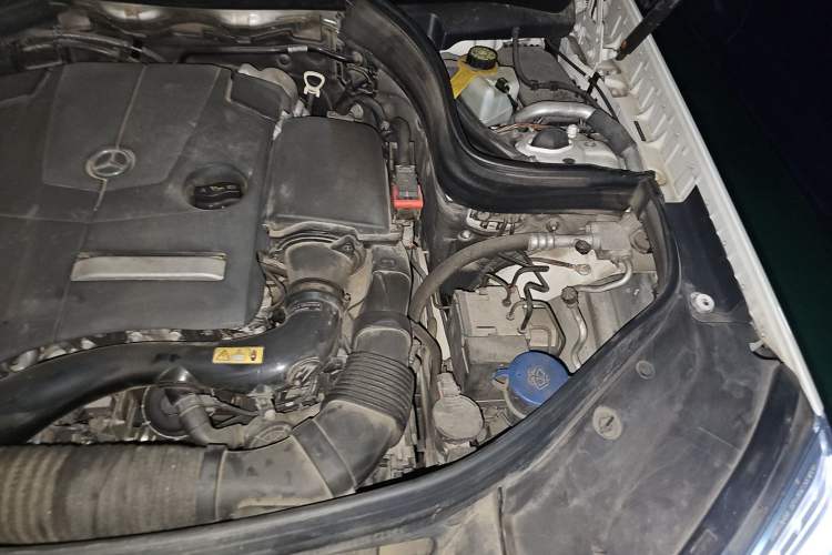 Used Mercedes-Benz GLK-Class 2014 GLK 260 4MATIC Dynamic Model Engine Bay Left