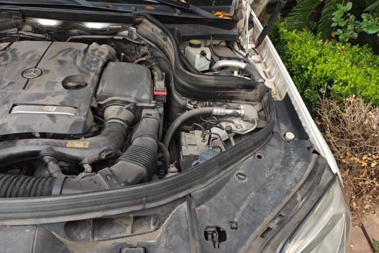 Used Mercedes-Benz GLK-Class 2014 GLK 260 4MATIC Dynamic Model Engine Bay Left