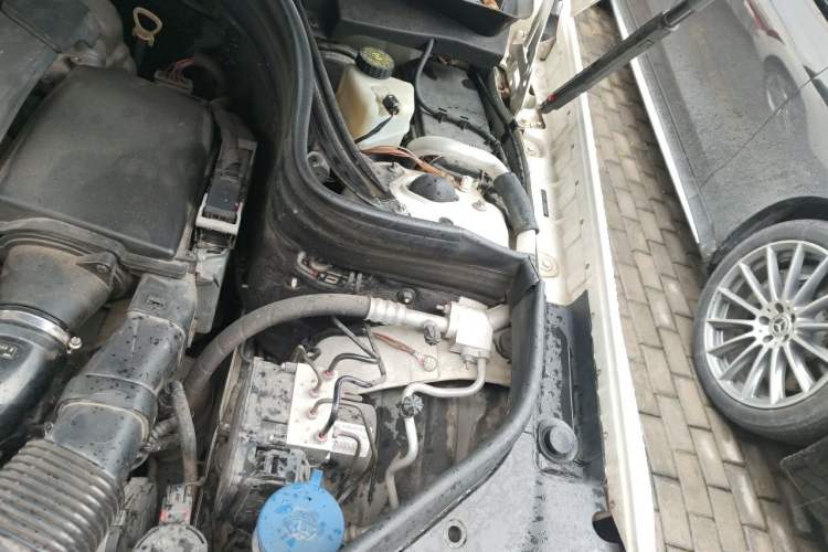 Used Mercedes-Benz GLK-Class 2014 GLK 200 Standard Model Engine Bay Left
