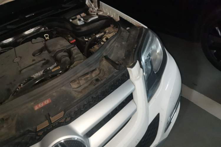 Used Mercedes-Benz GLK-Class 2014 GLK 260 4MATIC Dynamic Model Engine Bay Left