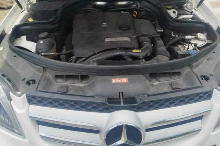 Used Mercedes-Benz GLK-Class 2014 GLK 200 Standard Model Engine Bay