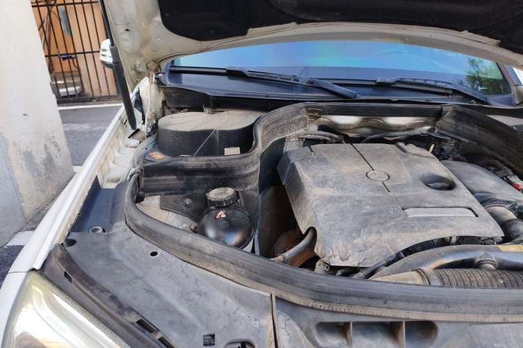 Used Mercedes-Benz GLK-Class 2014 GLK 260 4MATIC Dynamic Model Engine Bay Right