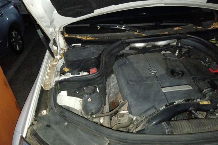 Used Mercedes-Benz GLK-Class 2014 GLK 260 4MATIC Dynamic Model Engine Bay Right