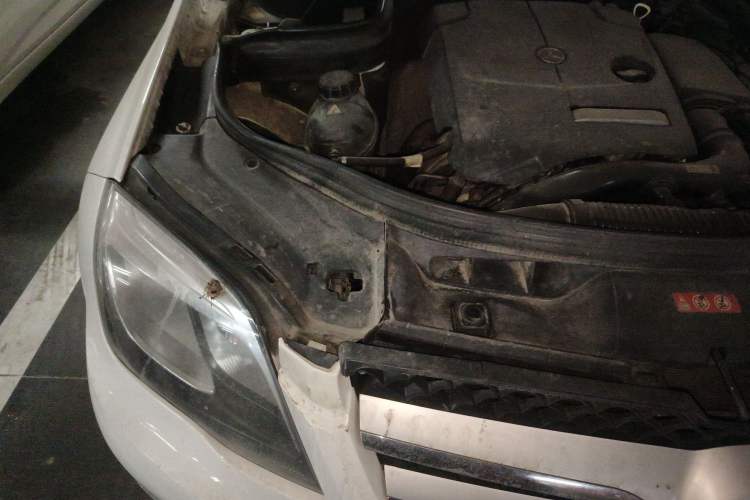 Used Mercedes-Benz GLK-Class 2014 GLK 200 Standard Model Engine Bay Right