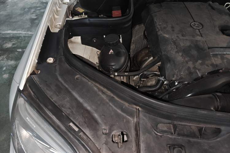 Used Mercedes-Benz GLK-Class 2014 GLK 200 Standard Model Engine Bay Right