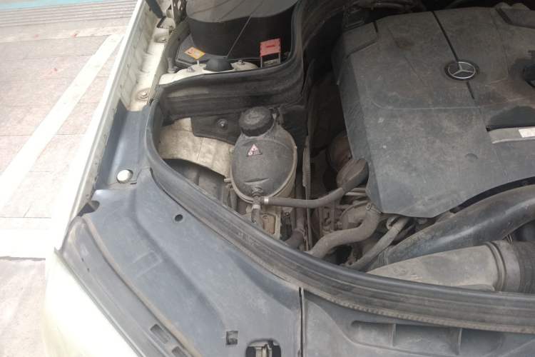 Used Mercedes-Benz GLK-Class 2014 GLK 260 4MATIC Dynamic Model Engine Bay Right