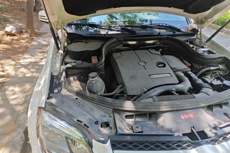 Used Mercedes-Benz GLK-Class 2014 GLK 260 4MATIC Dynamic Model Engine Bay Right